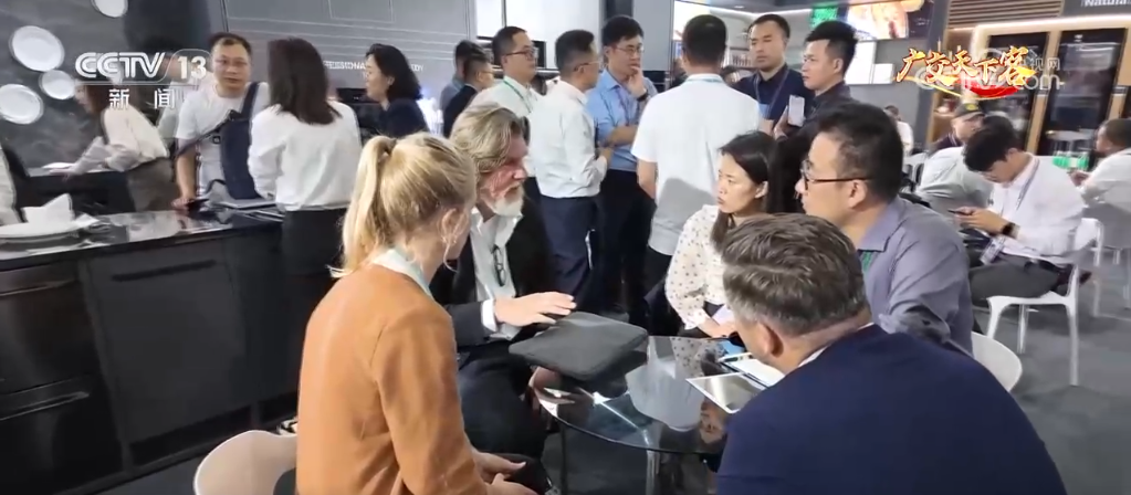 会成为中国向世界展示绿色力量的重要窗口龙8体育104万件绿色产品亮相 广交