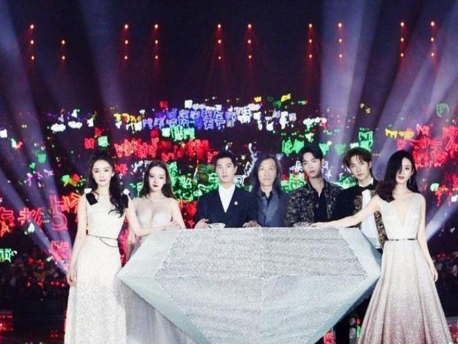 大赏与赵丽颖唐嫣同台翁青雅可惜了龙8体育《心动7》孙乐言加盟星光(图1)